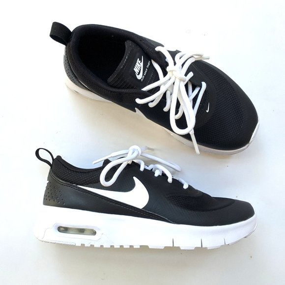 nike thea size 3
